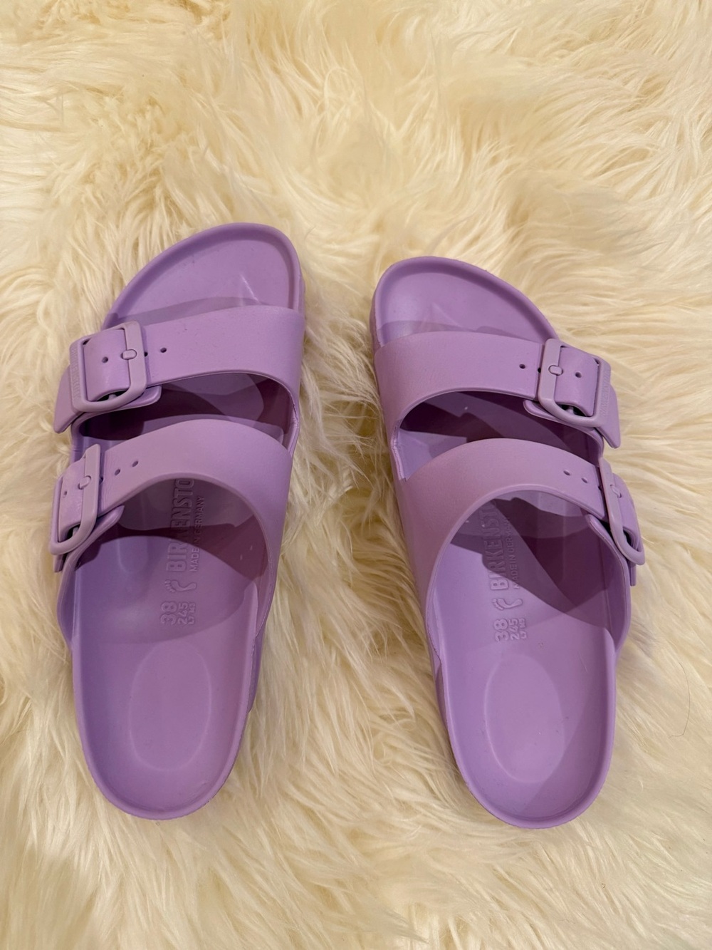 Lavender Birkenstock Slide Sandals - Women Size 8 (38)